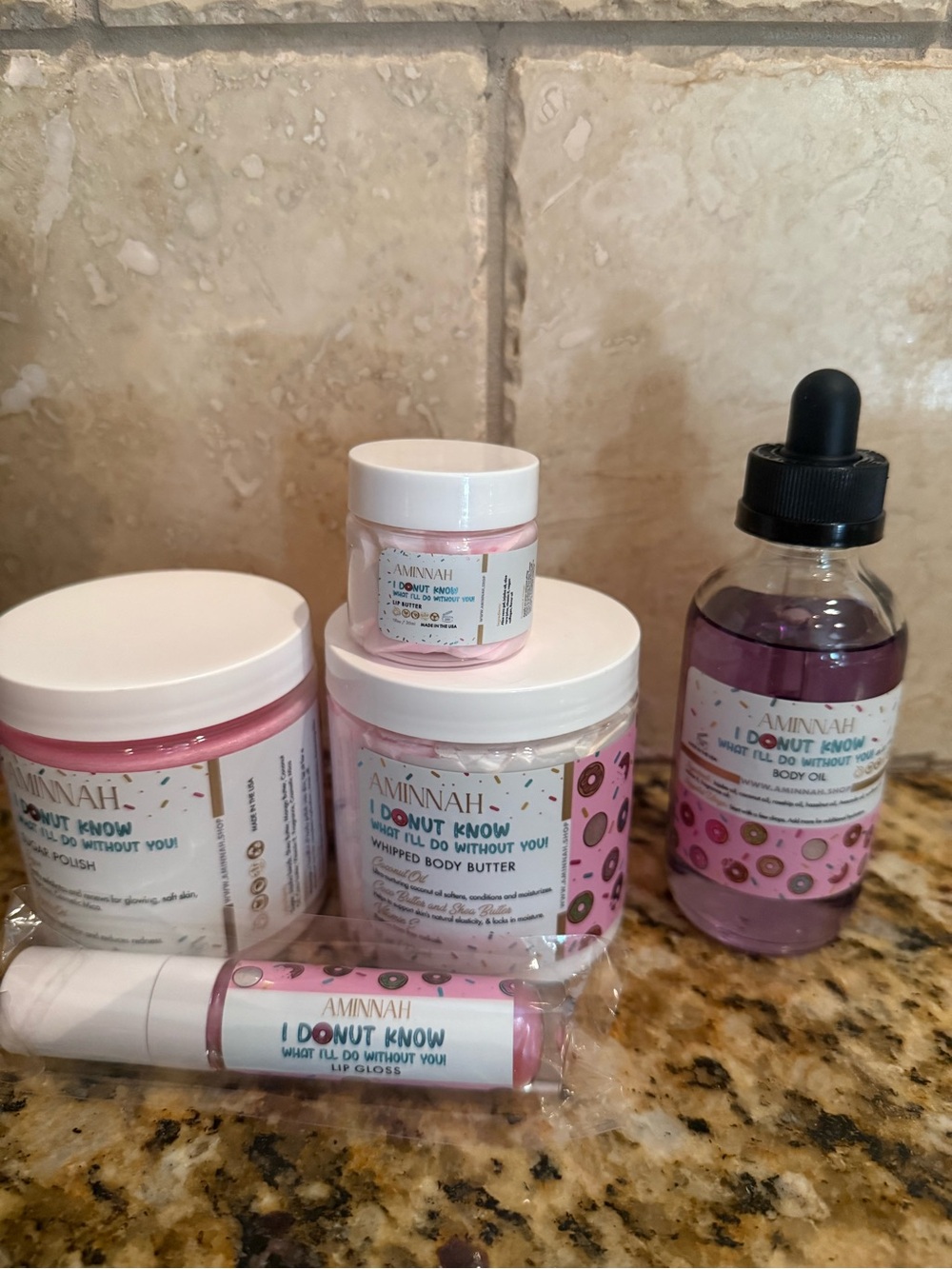 AMINNAH 'I Donut Know' Pink Donut Scented Body Set limited edition